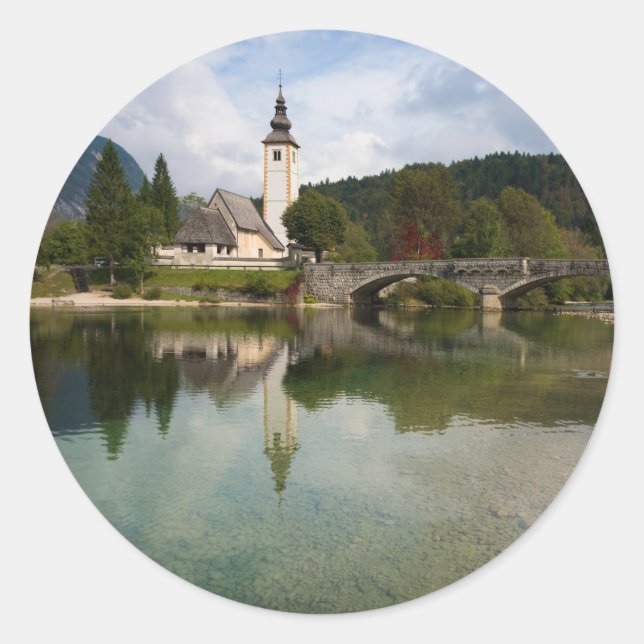 Sticker Rond Lac Bohinj avec l'église dans l'autocollant rond (Devant)