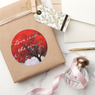 Sticker Rond L'amour est dans l'air Red Tree Typographie Nuage