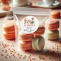 L'amour est un doux café en calligraphie cœur