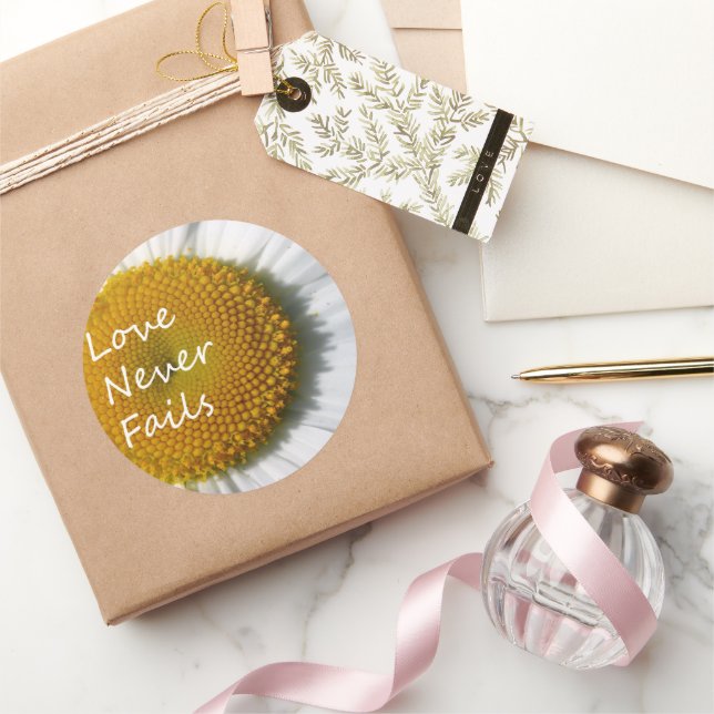 Sticker Rond L'amour n'échoue jamais Daisy 1 Corinthiens 13 (Cadeaux)