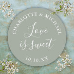 Sticker Rond L'Amour Vert Sage Est Un Mariage Sucré Faveur<br><div class="desc">L'amour de mariage vert Sage est un autocollant rond classique doux. Conçu par Thisisnotme©</div>