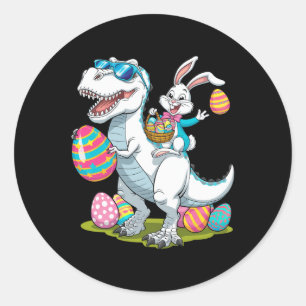 Sticker Rond Lapin De Pâques En Train De Monter Un Dinosaure T-