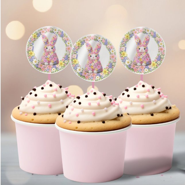 Sticker Rond Lapin de Pâques Fleur Douce (Sweet Flower Bunny Rabbit Easter Classic Round Stickers by Ricaso. Spring floral wreath and bunny)