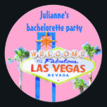 Sticker Rond Las Vegas Bachelorette<br><div class="desc">Les soirées bachelorette Las Vegas méritent un autocollant rose amusant pour sceller le rabat d'enveloppe des invitations. Des autocollants de Vegas colorés s'attachent également aux tasses, aux bouteilles de boissons et aux sacs cadeaux. Les autocollants de signe de bienvenue de Las Vegas aident à commencer l'ambiance de fête dès que...</div>