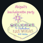 Sticker Rond Las Vegas Bachelorette Party<br><div class="desc">Les autocollants de la soirée de bachelorette de Las Vegas sont amusants à sceller vos enveloppes d'invitation ou à attacher à des tasses, des bouteilles de boisson et des sacs cadeaux. Ces stickers arrière - plans jaune pastel ont une version artistique amusante du célèbre panneau d'accueil sur le Strip au...</div>