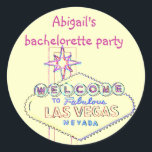 Sticker Rond Las Vegas Bachelorette Party<br><div class="desc">Les autocollants de la soirée de bachelorette de Las Vegas sont amusants à sceller vos enveloppes d'invitation ou à attacher à des tasses, des bouteilles de boisson et des sacs cadeaux. Ces stickers arrière - plans jaune pastel ont une version artistique amusante du célèbre panneau d'accueil sur le Strip au...</div>