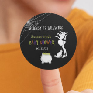 Sticker Rond Le bébé d'Halloween brasse le Baby shower sorcier