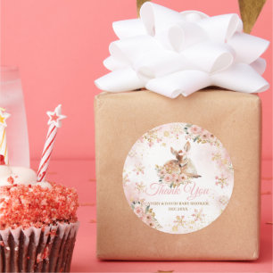 Sticker Rond Le cerf d'hiver rose est un Baby shower de fille