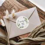 Sticker Rond Le Merci Feuille vert tropical est favorable<br><div class="desc">Ces feuilles verts tropicaux vous remercient pour coller rond classique sont parfaits pour un mariage simple. Le design présente de beaux feuilles verts peints à la main, ornant un cadre géométrique doré. Faites de l'autocollant votre propre étiquette en incluant vos noms, l'événement (s'il y a lieu) et la date. Ces...</div>