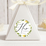 Sticker Rond Lemon Sorrento Mariage Sa Faveur préférée<br><div class="desc">Évoquez la splendeur ensoleillée d'un mariage de la côte amalfitaine avec la collection de Mariages méditerranéens citron jaune ! Insufflée du zeste d'agrumes d'été, les invitations, les signes et la décoration rayonnent de chaleur, d'élégance, et de charmantes graphismes citron jumelés à une magnifique police calligraphique. Célébrez votre amour au milieu...</div>