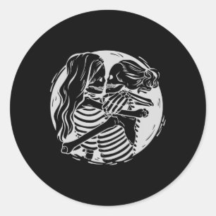 Sticker Rond Lesbian Couple Lgbtq Pride Skeletons Kissing Valen