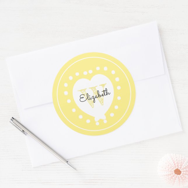 Sticker Rond LETTRE CHIC INITIALE MONogramme JaUNE COEUR BLANC (Enveloppe)
