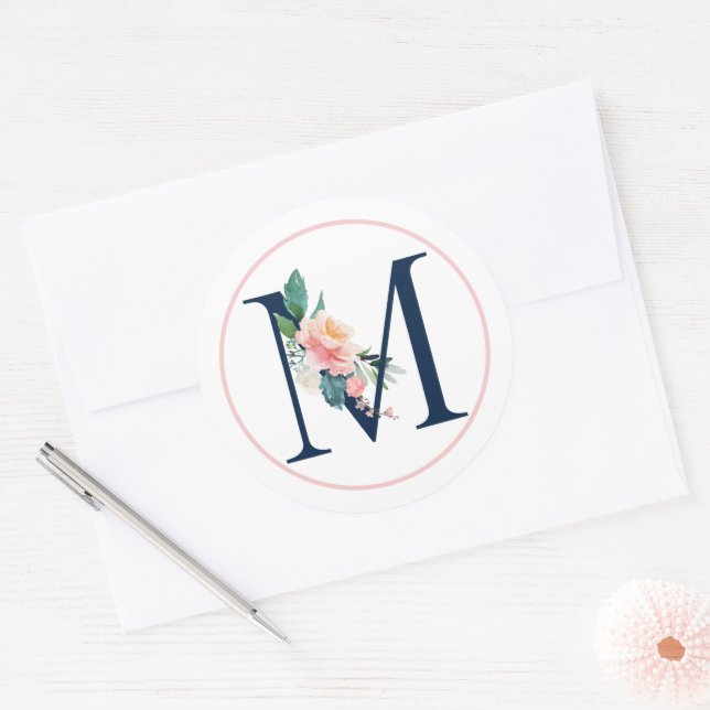 Sticker Rond Lettre Monogramme noire M avec Fleur rose (Enveloppe)