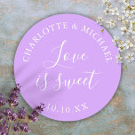 Sticker Rond Lilac Love Est Un Mariage Sucré Faveur<br><div class="desc">L'amour de mariage Lilac est un autocollant rond classique doux. Conçu par Thisisnotme©</div>