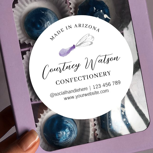 Sticker Rond Lilac Purple Whisk Script Cuit Avec Amour Restaura (Purple whisk bakery labels for your boxes, pouches or jars)