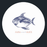 Sticker Rond Line Art Fish Red & Blue Beach Wedding<br><div class="desc">Illustration du poisson bleu. Le texte est rouge et bleu.</div>