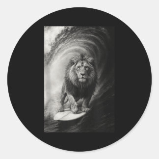 Sticker Rond Lion drôle de surf selfie sur surfboard safari