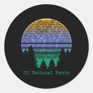 Sticker Rond Liste des parcs nationaux Mot Arbres nuageux