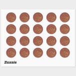Sticker Rond Logo en or mariage<br><div class="desc">Élevez votre présentation mariage avec ces autocollants ronds personnalisés avec un emblème minimaliste de la ligne de soleil sur un arrière - plan rouge-brun chaleureux. Personnalisés avec les noms du couple et la date du mariage, ces élégants autocollants sont parfaits pour sceller des enveloppes, décorer des sacs de faveur, des...</div>