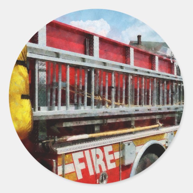 Sticker Rond Longue échelle sur camion-feu (Devant)