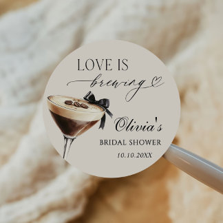 Sticker Rond Love is Brewing Espresso Martini Bridal Shower