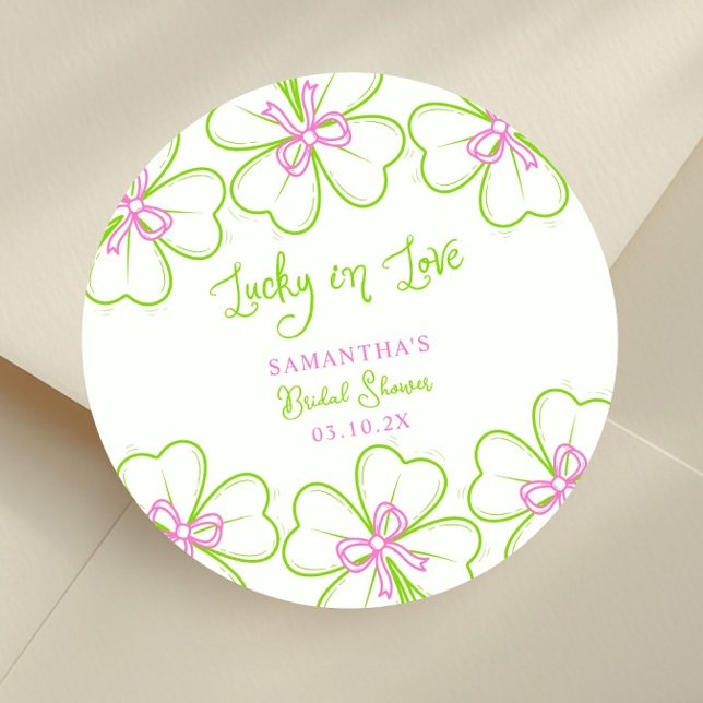 Sticker Rond Lucky in Love ShamrockPink Green  Bridal Shower  (Créateur téléchargé)