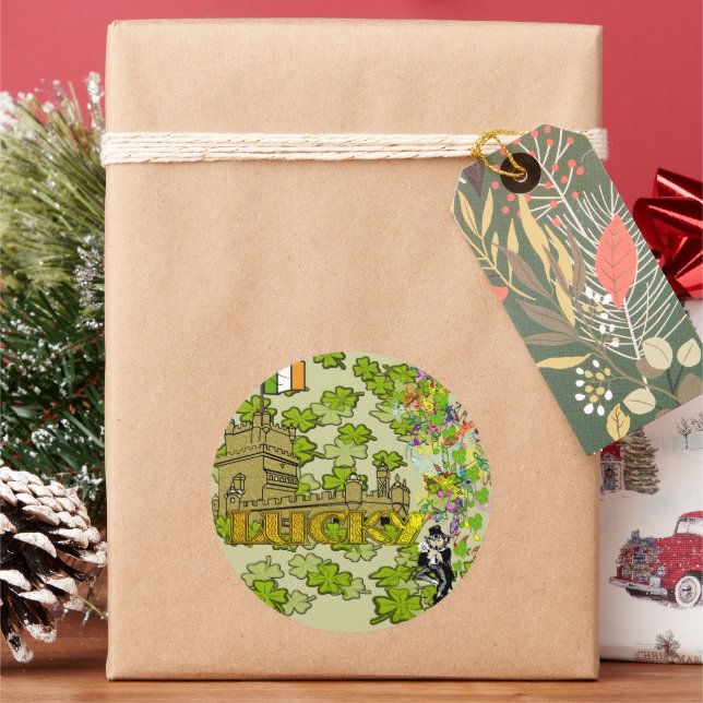 Sticker Rond Lucky Leprechaun et son château irlandais (vacances)