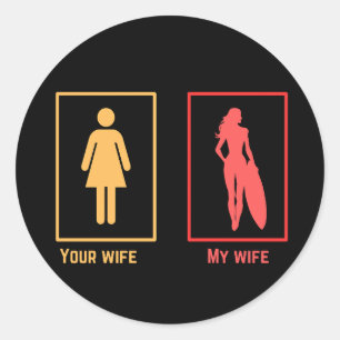 Sticker Rond Ma femme contre ta femme surfer