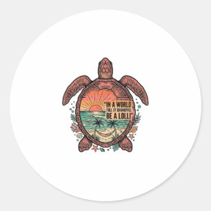 Sticker Rond Mamie drôle Turtle Beach Vintage Shirt Design_1