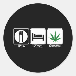 Sticker Rond manger dormir fumer de l'herbe