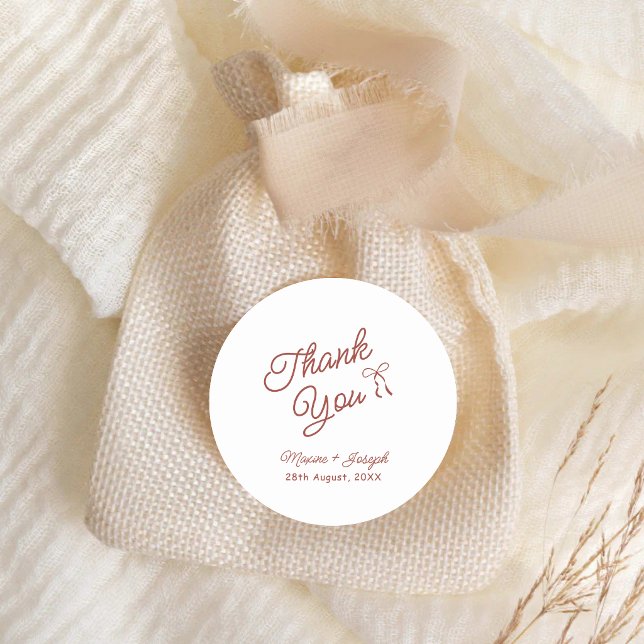 Sticker Rond Mariage à l'arc en main rouge et blanc (Red and white bow wedding stickers add sweet charm to favors, envelopes, and gifts.)