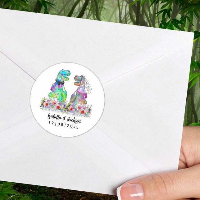 Sticker Rond Mariage aux fleurs sauvages sur le thème des dinos (Dinosaur wedding T-Rex bride and groom colorful personalized bride and groom name and date sticker)