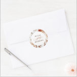 Sticker Rond Mariage Boho en terre cuite et fleurs blanches<br><div class="desc">Autocollants de mariage floraux</div>