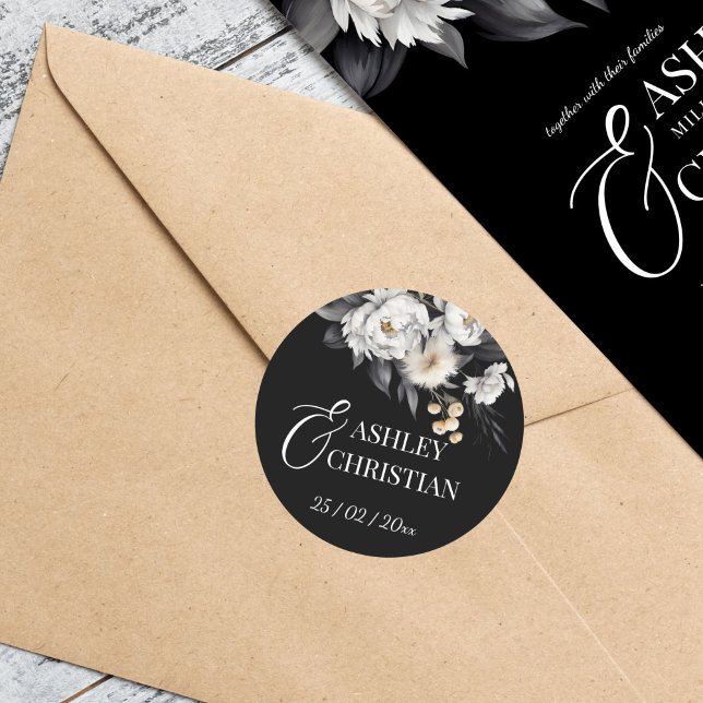 Sticker Rond Mariage boho noir et blanc (Black and white elegant boho flowers wedding sticker white peonies dry pampas grass black stickers)