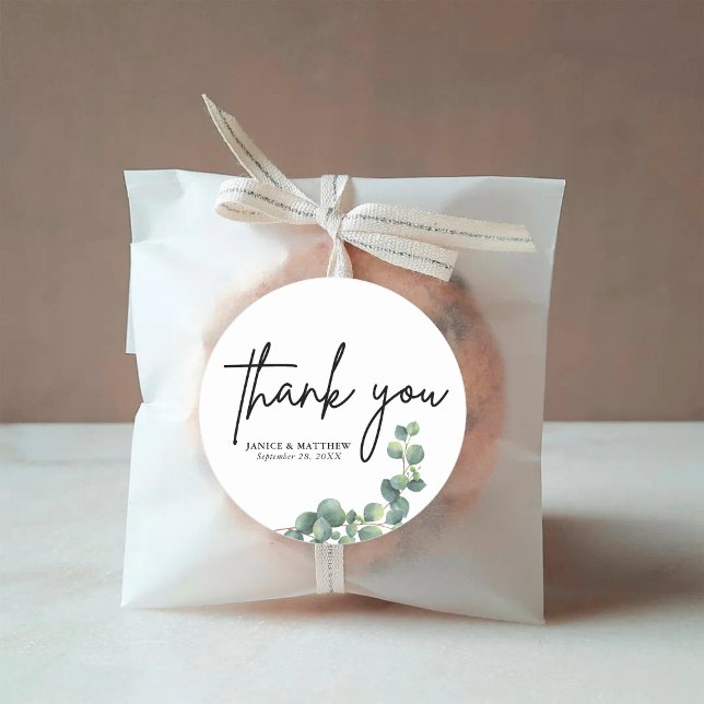 Sticker Rond Mariage Botanique Rustique au Feuillage d'Eucalypt (Rustic eucalyptus greenery round sticker adds fresh natural charm to wedding details.)
