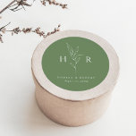 Sticker Rond Mariage botanique vert simple minimal Monogramme<br><div class="desc">Monogramme vert simple minimal Mariage botanique classique rond Sticker comporte vos initiales autour d'une ligne dessinant botanique,  ainsi qu'une disposition de type classique moderne.</div>