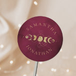 Sticker Rond Mariage céleste du Tarot d'or de Bourgogne et de F<br><div class="desc">Burgundy & Faux Gold Tarot Celestial Mariage Classic Round Sticker</div>