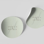 Sticker Rond Mariage de monogramme minimaliste moderne<br><div class="desc">Sticker rond minimal moderne Monogram Mariage Classic Ajoutez une touche d'élégance à votre mariage avec ces stickers ronds classiques monogrammes monogrammes modernes, minimalistes et élégants. Conçus dans des couleurs classiques vert sauge et brun foncé, ces autocollants sont parfaits pour sceller les invitations, les sacs de faveur, ou ajouter une touche...</div>