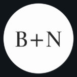 Sticker Rond Mariage de monogramme personnalisé minimaliste cla<br><div class="desc">Découvrez l'essence de la simplicité sophistiquée avec notre emblème "Classic Minimalist Custom Monogram Mariage Classic Round Sticke". Ce design incarne l'amour du couple moderne pour l'élégance minimaliste, présentant leur union avec un monogramme noir et blanc intemporel. Chaque détail est soigneusement choisi, de la police classique à la toile de fond...</div>