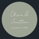 Sticker Rond Mariage de script vert de taille minimale simple<br><div class="desc">Sticker Mariage classique ronde minimaliste Sage vert Script</div>