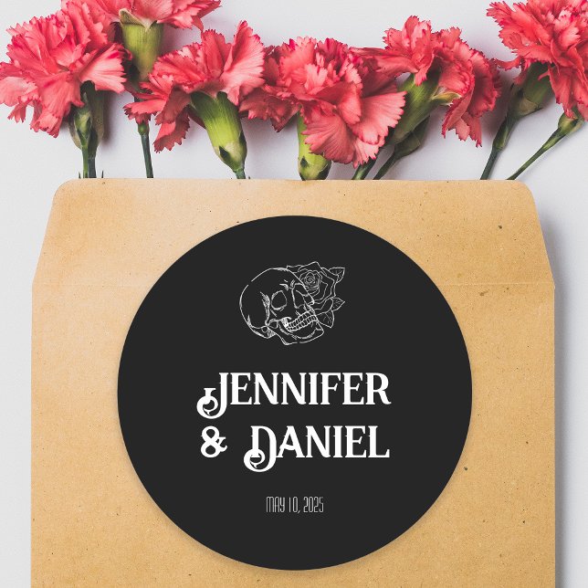 Sticker Rond Mariage de tatouage de crâne noir et blanc (Black and White Skull Tattoo Wedding Classic Round Sticker)