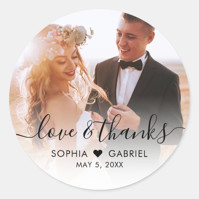 Sticker Rond Mariage Élégant Script Coeur Photo Merci (Devant)