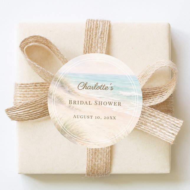 Sticker Rond Mariage élégant sur la plage côtière (Créateur téléchargé)