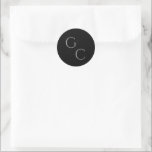 Sticker Rond Mariage Formel Vintage Monogramme Noir et Blanc<br><div class="desc">Un design classique noir et blanc avec des éléments et une typographie vintage. Un monogramme distinctif et formel. Simple et minimal.</div>