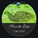 Sticker Rond MARIAGE LOVE PEACOCK vert noir bleu aquamarine<br><div class="desc">Design élégant et élégant avec une pierre 3d gem, facilement personnalisable avec vos initiales et votre texte, développement graphique numérique par Bulgan Lumini .Facile à customiser avec votre propre texte pour toute occasion comme enregistrer les cartes de remerciements / , douches nuptiales, anniversaires, fêtes, douches fiançailles, ou à peu près...</div>