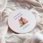 Sticker Rond Mariage macaron coloré amusant<br><div class="desc">Ajoutez une touche de fantaisie et de couleur à vos faveurs de mariage avec nos Stickers de Mariage Macaron colorés amusants. Ces autocollants présentent une délicieuse gamme d'illustrations de macarons dans des teintes vibrantes, créant une ambiance ludique et joyeuse. Customisez-les avec vos noms et votre date de mariage pour les...</div>