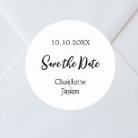 Sticker Rond Mariage minimaliste Enregistrer la date<br><div class="desc">Un autocollant Enregistrer la date pour votre mariage. Un arrière - plan blanc élégant,  du texte noir. Personnalisez et ajoutez vos noms et votre date de mariage.</div>