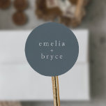Sticker Rond Mariage minimaliste Vintage bleu foncé d'hiver EME<br><div class="desc">Ces stickers minimalistes vintages bleu foncé pour mariage d'hiver sont parfaits pour un mariage moderne. Le design minimaliste présente une typographie simple mais élégante sur ardoise bleu-gris avec un air de sophistication moderne. Personnalisez le étiquette avec les noms du couple.</div>