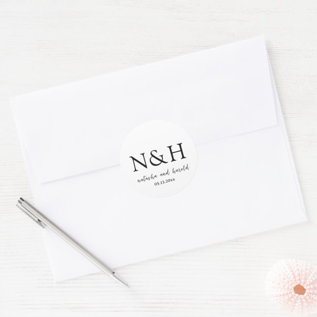 Sticker Rond Mariage Moderne Noir et Blanc Monogramme Gras (Enveloppe)