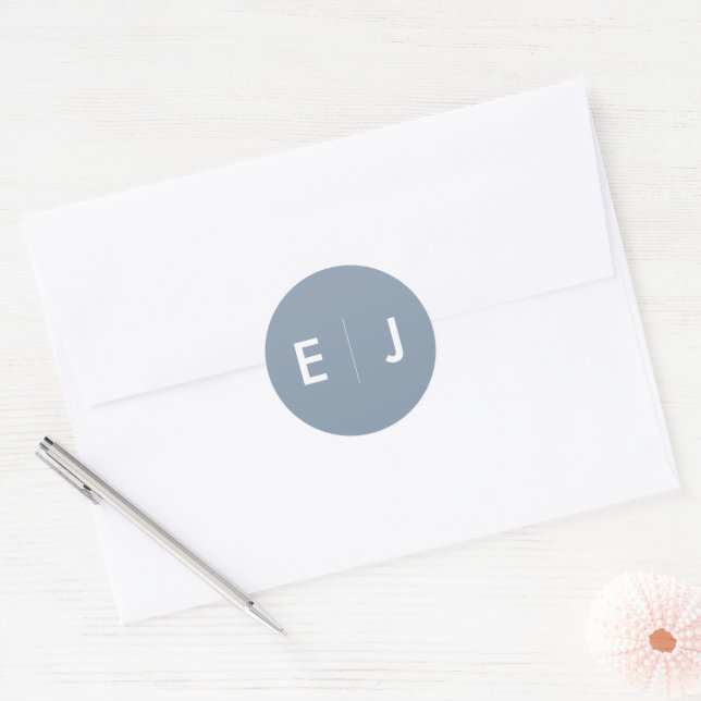 Sticker Rond Mariage monogramme bleu et blanc Dusty (Enveloppe)